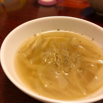 買ったゴボウの水煮をスープにしたくてたどり着きました。簡単シンプルで美味しかったです^_^